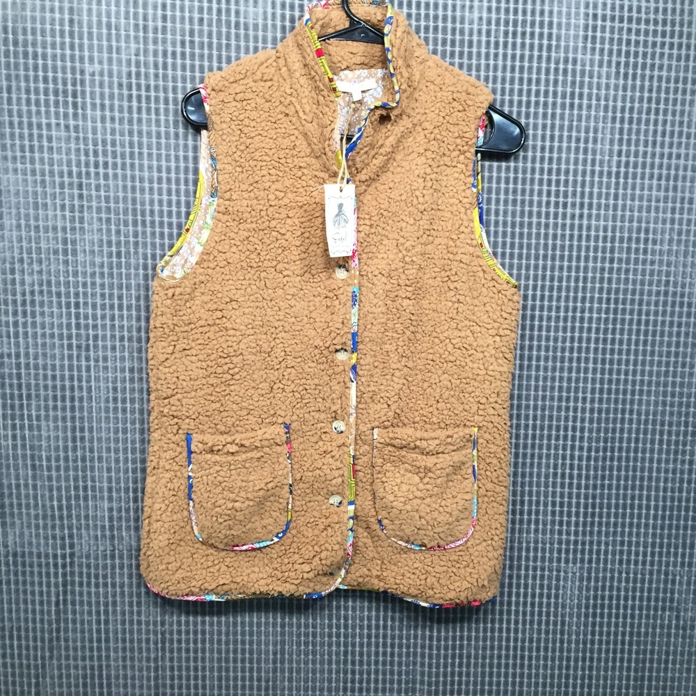 Easel Tan Sherpa Fleece Vest Floral Trim Button Front Pockets Small NWT